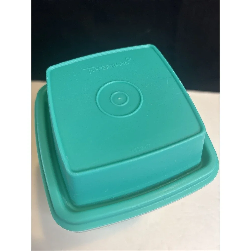 Tupperware Pick-A-Deli 4.5 Cup Square Pickle Container Strainer Teal Green